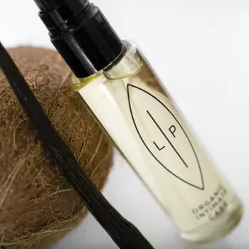Čistiaci a hydratačný olej na intímne partie – Kokos a vanilka